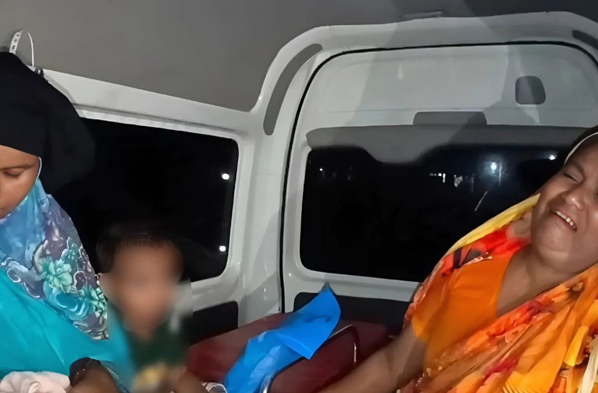 সিন্ডিকেটের কবলে অ্যাম্বুলেন্স: ভেতরে নবজাতকের মৃত্যু