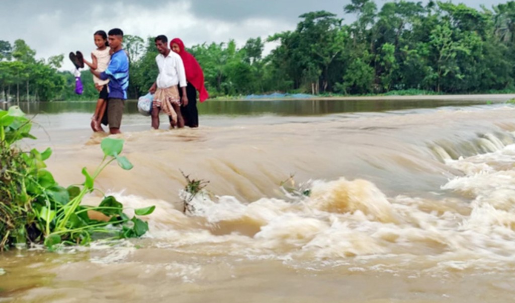 সিরাজগঞ্জে দ্রুত বাড়ছে যমুনার পানি, তলিয়ে গেছে চরাঞ্চল 4 সিরাজগঞ্জে দ্রুত বাড়ছে যমুনার পানি তলিয়ে গেছে চরাঞ্চল 1755354431 সিরাজগঞ্জে দ্রুত বাড়ছে যমুনার পানি, তলিয়ে গেছে চরাঞ্চল