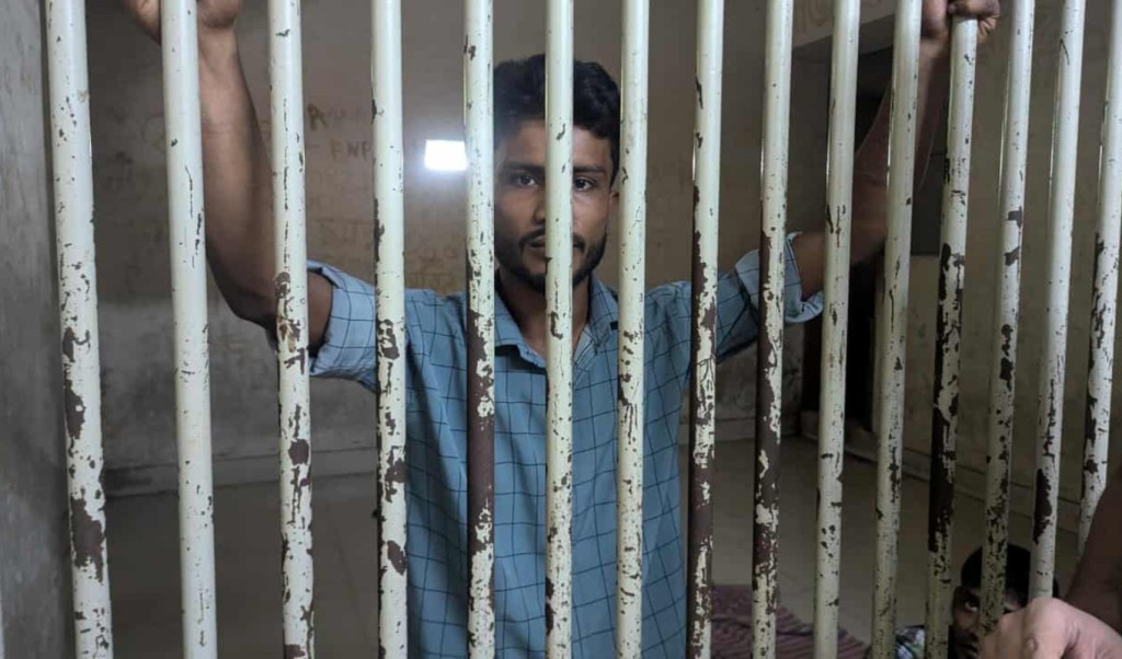 সেই রিকশাচালকের জামিন, মুক্তিতে বাধা নেই 3 সেই রিকশাচালকের জামিন মুক্তিতে বাধা নেই 1755424332 সেই রিকশাচালকের জামিন, মুক্তিতে বাধা নেই