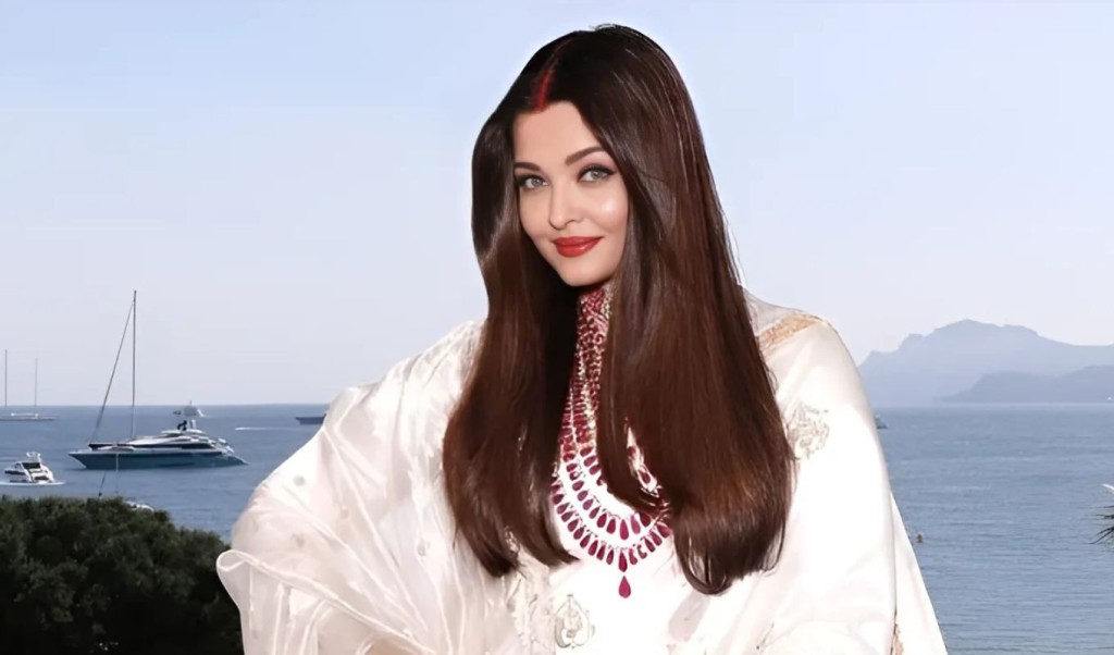 সোশ্যাল মিডিয়ার ‘লাইক’ দিয়ে আত্মমর্যাদা নির্ধারণ হয় না: ঐশ্বরিয়া 4 সোশ্যাল মিডিয়ার ‘লাইক দিয়ে আত্মমর্যাদা নির্ধারণ হয় না 1755592999 সোশ্যাল মিডিয়ার ‘লাইক’ দিয়ে আত্মমর্যাদা নির্ধারণ হয় না: ঐশ্বরিয়া
