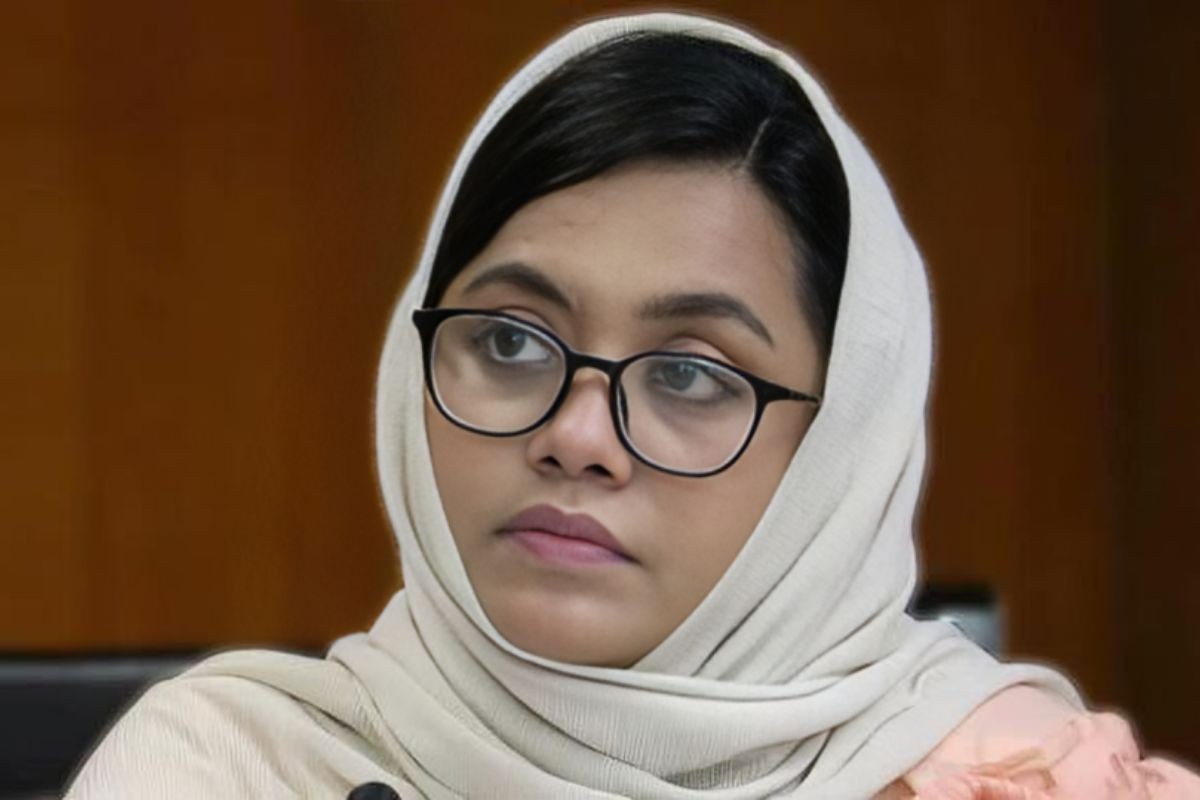ড. ইউনূসকে দেখে ‘মেরুদণ্ডহীন অতি জ্ঞানীদের’ আমি ঘৃণা করা শিখেছি: এনসিপি নেত্রী