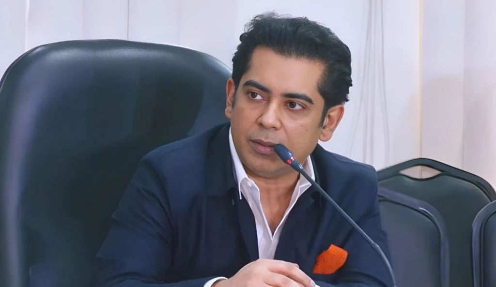 ‘এক সময় ভাত খুঁজতো ক্যান্টিনে এখন হাঁস খোঁজে ওয়েস্টিনে 1755236890 ‘এক সময় ভাত খুঁজতো ক্যান্টিনে, এখন হাঁস খোঁজে ওয়েস্টিনে’