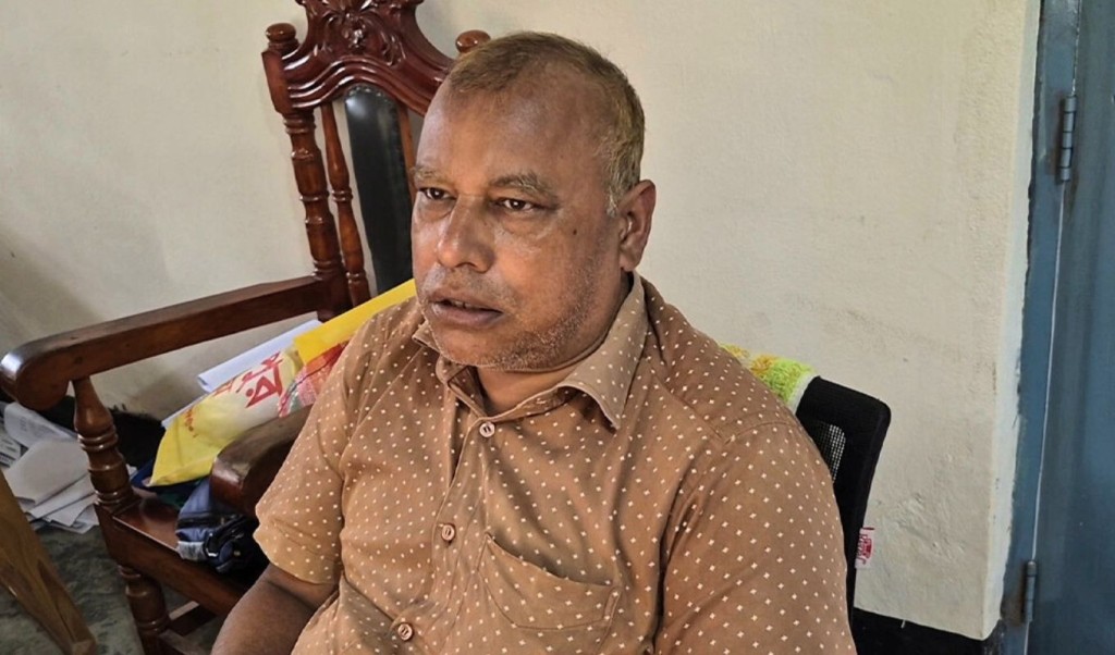 ‘টাকা না নিলে মানুষ মনে করে কাজ হবে না’— ভূমি কর্মকর্তা 4 ‘টাকা না নিলে মানুষ মনে করে কাজ হবে না— ভূমি কর্মকর্তা 1754660174 ‘টাকা না নিলে মানুষ মনে করে কাজ হবে না’— ভূমি কর্মকর্তা