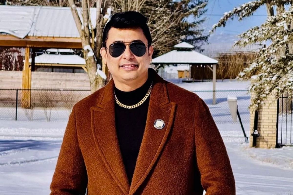 ‘ডিগবাজি’ দিতে কানাডা যাচ্ছেন জায়েদ খান
