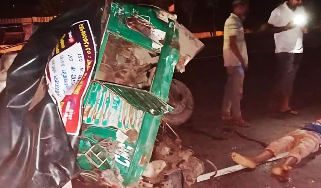 ‘বগুড়ায় অটোরিকশায় বাসের ধাক্কা ২ ভাইয়ের মৃত্যু 1754720997 বগুড়ায় অটোরিকশায় বাসের ধাক্কা, ২ ভাইয়ের মৃত্যু