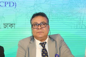 ‘শিক্ষার্থীরা পরীক্ষার হলে এআই ব্যবহার করে পরীক্ষা দিচ্ছে, প্রিন্সিপাল বসে চা খাচ্ছেন’