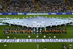 ‘শিশু হত্যা বন্ধ করুন’—সুপার কাপে উয়েফার যুদ্ধবিরোধী বার্তা