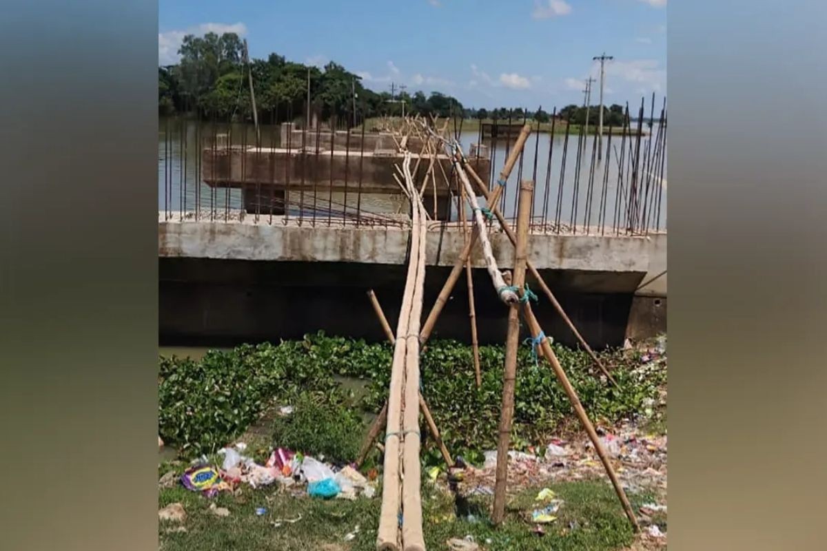 ‘৮ কোটি টাকার বাঁশের সাঁকো’
