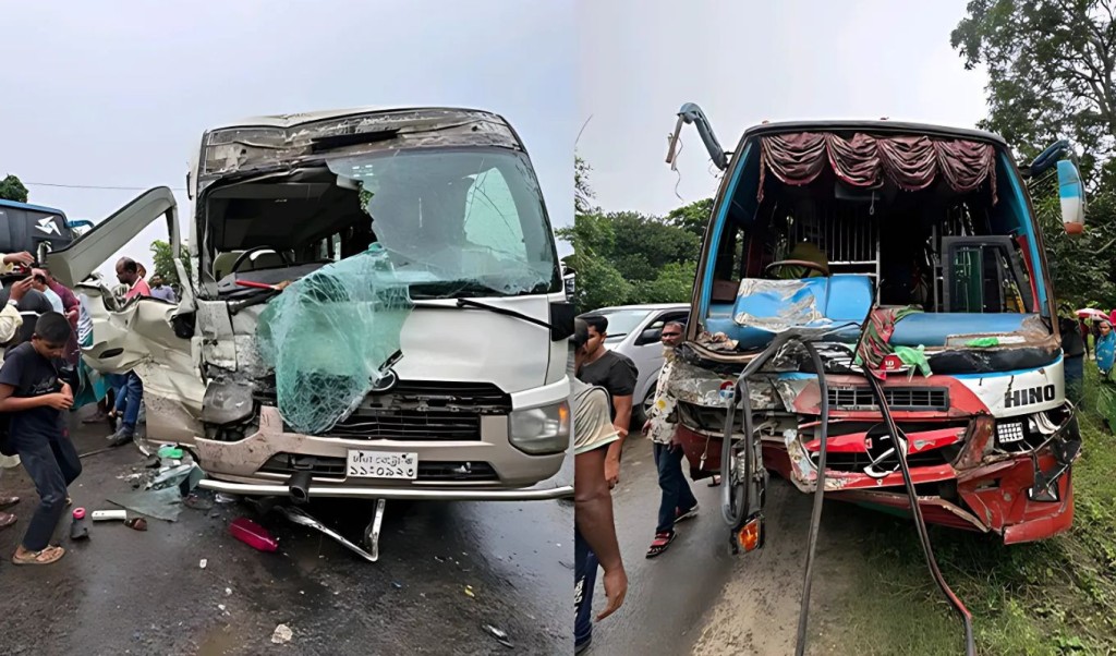 দুর্ঘটনার কবলে ইসলামী বিশ্ববিদ্যালয়ের বাস, আহত ৮ 3 ‘‘দুর্ঘটনার কবলে ইসলামী বিশ্ববিদ্যালয়ের শিক্ষকবাহী বাস আহত ৮ 1755424515 দুর্ঘটনার কবলে ইসলামী বিশ্ববিদ্যালয়ের বাস, আহত ৮