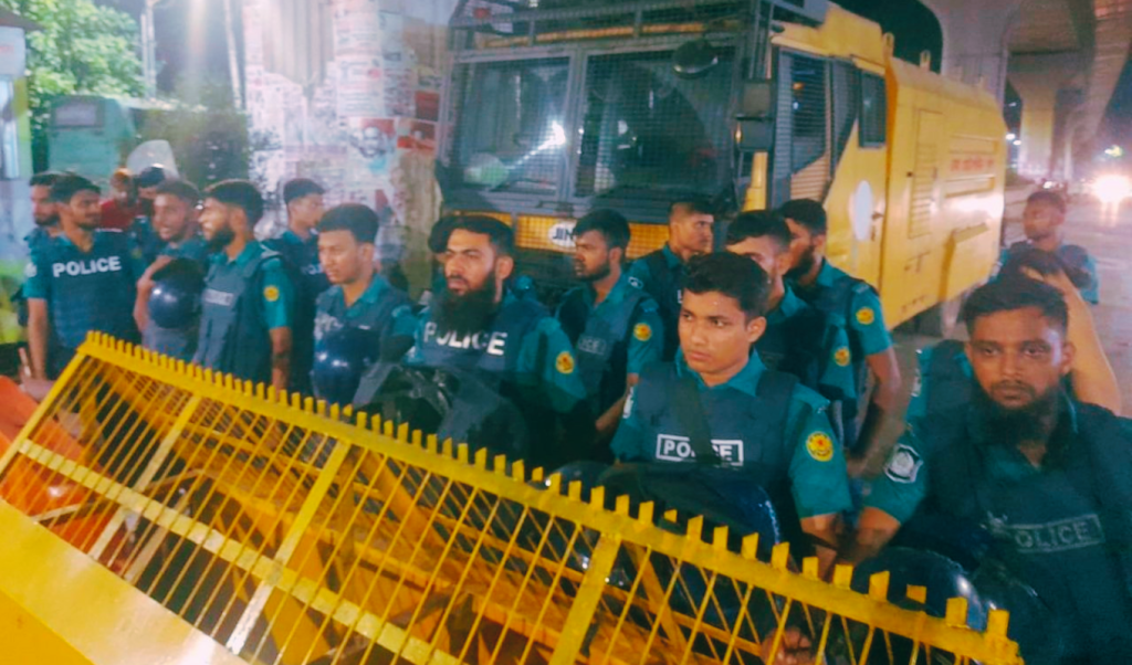 ঢাবি প্রবেশদ্বারে ভিড় না করার নির্দেশ ডিএমপির 3 Add a subheading 17 1757442148 ঢাবি প্রবেশদ্বারে ভিড় না করার নির্দেশ ডিএমপির