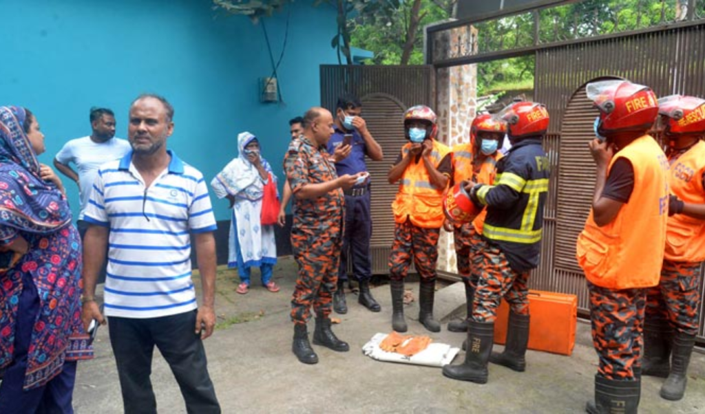 যশোরে অবসরপ্রাপ্ত প্রধান শিক্ষকের মরদেহ উদ্ধার 8 Add a subheading 2025 09 26T023918.467 1758832994 যশোরে অবসরপ্রাপ্ত প্রধান শিক্ষকের মরদেহ উদ্ধার