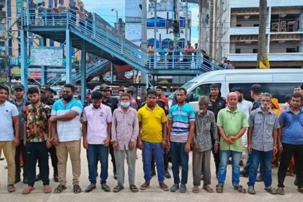 ময়মনসিংহ মেডিকেল কলেজ হাসপাতালে দালাল চক্রের ১৯ সদস্য আটক