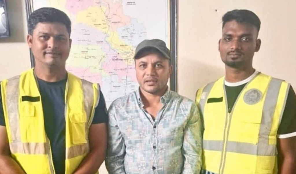 শ্রমিকবেশেও রক্ষা হলো না ছাত্রলীগ নেতার 4 Add a subheading 64 1758139158 শ্রমিকবেশেও রক্ষা হলো না ছাত্রলীগ নেতার
