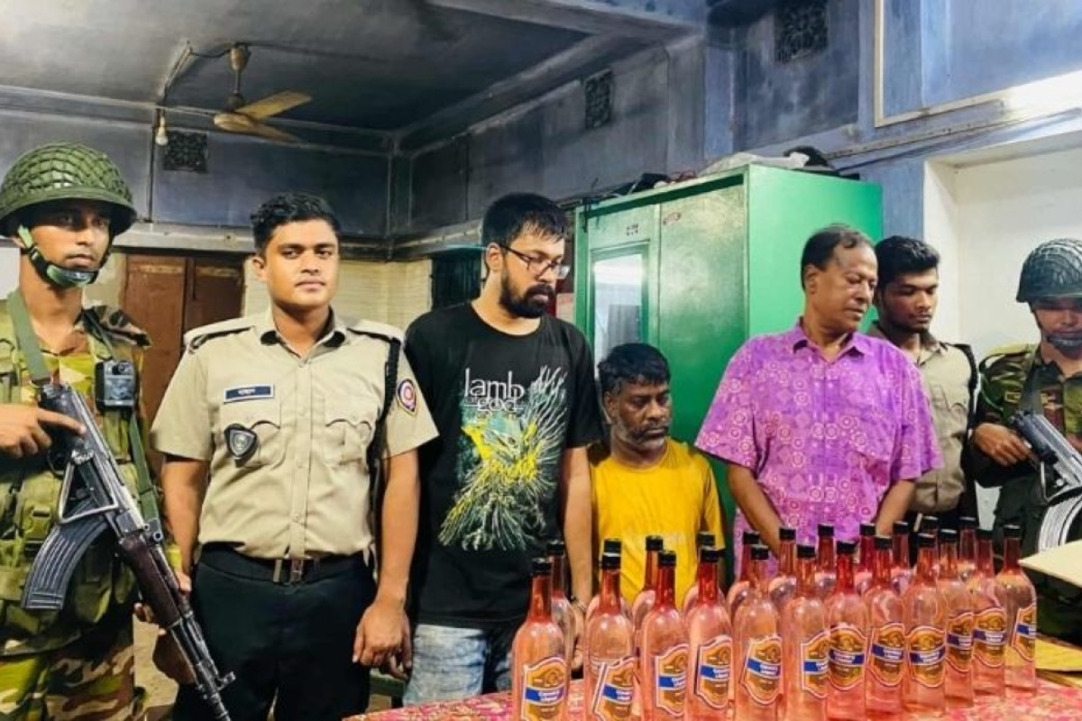 লক্ষ্মীপুরে ফার্মেসির আড়ালে দেশি মদের ব্যবসা, আটক ৩