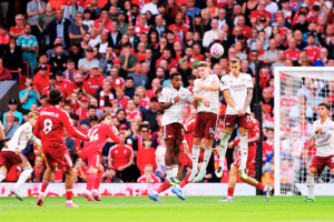 অ্যান্ডফিল্ডে আর্সেনালকে হারিয়ে শীর্ষে লিভারপুল