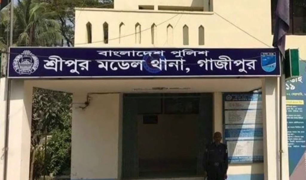 অভিনেত্রীকে দলবদ্ধ ধর্ষণের অভিযোগ, পরিচালকসহ দুজন আসামি 3 অভিনেত্রীকে দলবদ্ধ ধর্ষণের অভিযোগ পরিচালকসহ দুজন আসামি 1758896550 অভিনেত্রীকে দলবদ্ধ ধর্ষণের অভিযোগ, পরিচালকসহ দুজন আসামি