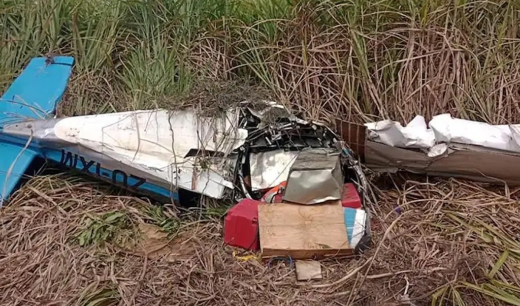 আখক্ষেতে ১৮০ কেজি কোকেন বহনকারী বিমান বিধ্বস্ত, পাইলটের মৃত্যু 4 আখক্ষেতে ১৮০ কেজি কোকেন বহনকারী বিমান বিধ্বস্ত পাইলটের মৃত্যু 1758115692 আখক্ষেতে ১৮০ কেজি কোকেন বহনকারী বিমান বিধ্বস্ত, পাইলটের মৃত্যু
