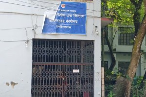 আদালতের মালখানায় লুট, এক বছরেও উদ্ধার হয়নি অস্ত্র-গুলি