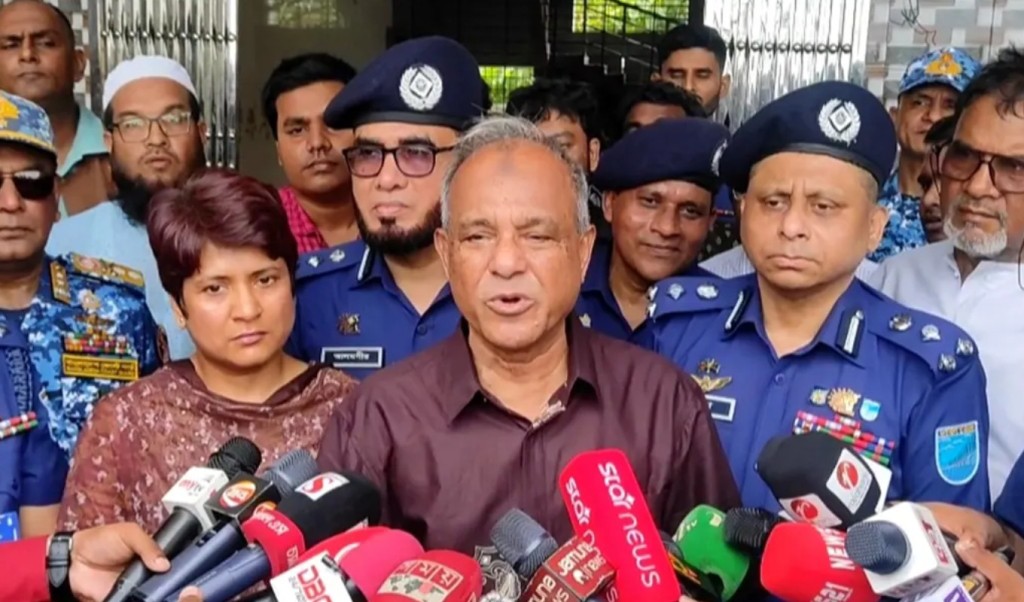 ওরা দেশে ফিরলে ঠিকানা হবে কেরানীগঞ্জ কারাগার: স্বরাষ্ট্র উপদেষ্টা 3 ওরা দেশে ফিরলে ঠিকানা হবে কেরানীগঞ্জ কারাগার স্বরাষ্ট্র উপদেষ্টা 1757165978 ওরা দেশে ফিরলে ঠিকানা হবে কেরানীগঞ্জ কারাগার: স্বরাষ্ট্র উপদেষ্টা