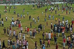 কক্সবাজার গোল্ডকাপ ফাইনালে ভাঙচুর-অগ্নিসংযোগ, আহত অর্ধশতাধিক