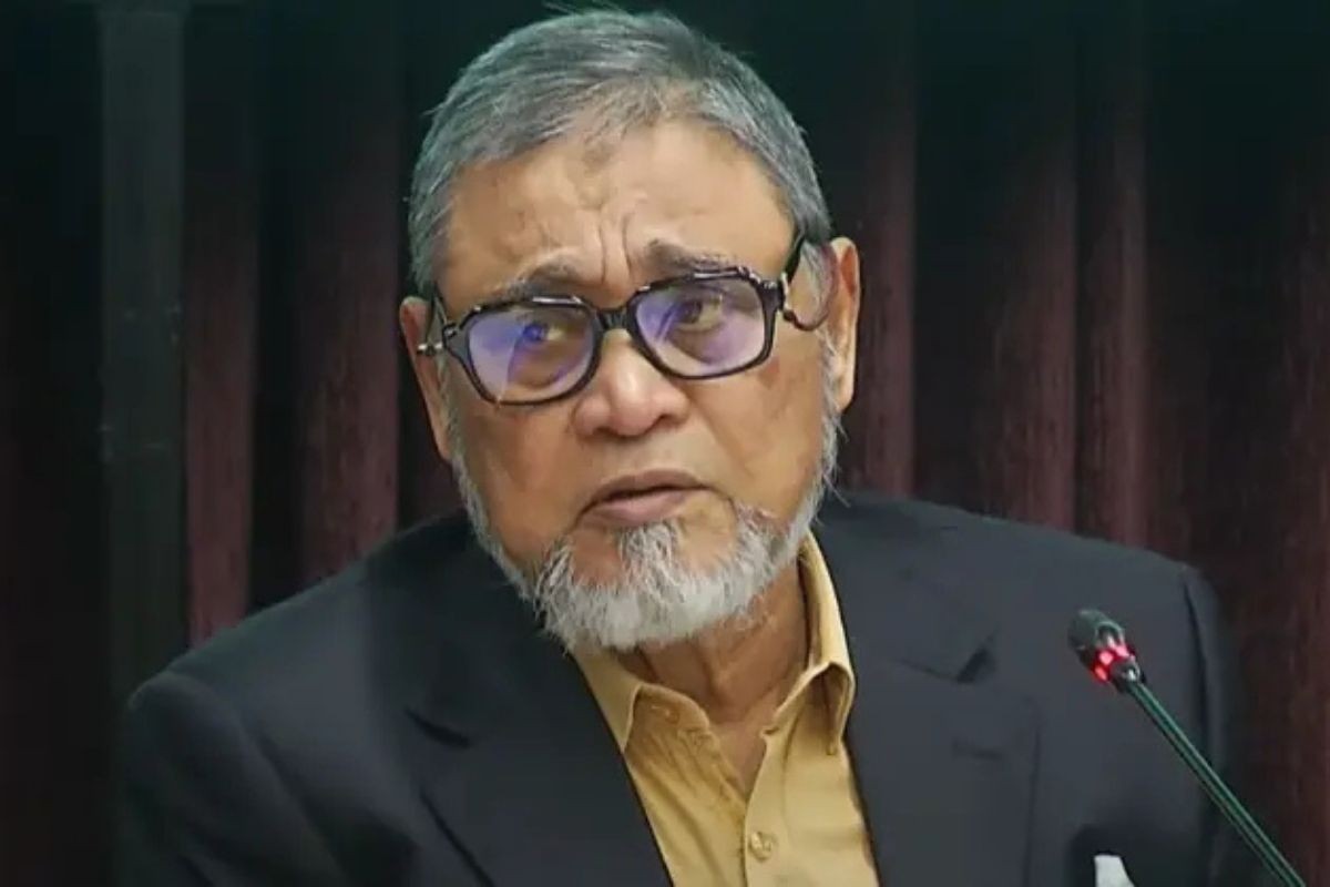 কল রেকর্ড ফাঁসের ভয়ে ফোন ধরি না: সিইসি