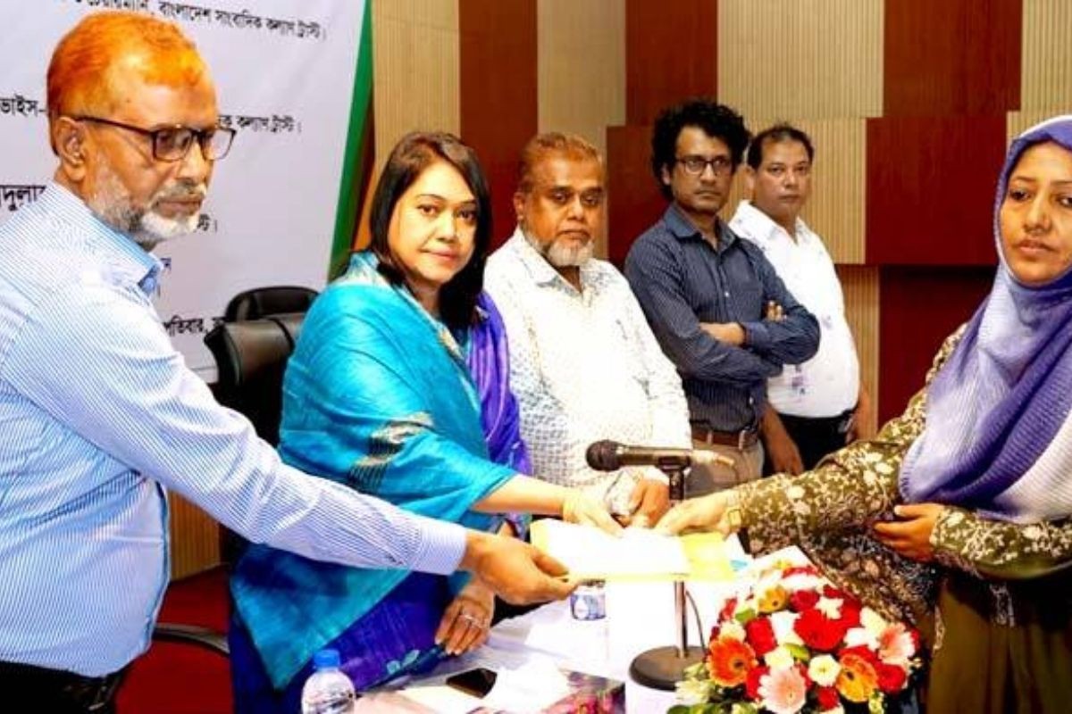 কল্যাণ ট্রাস্ট থেকে ২ কোটি টাকা অনুদান পেলেন ৩২০ সাংবাদিক