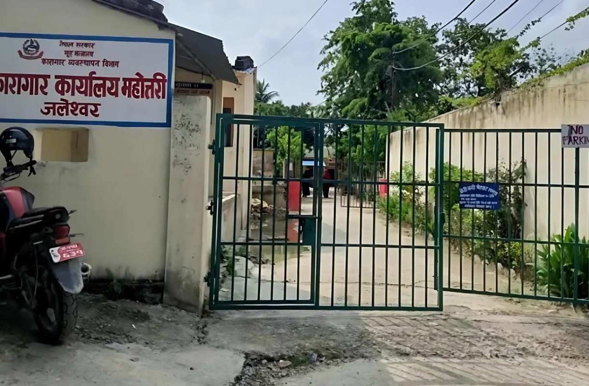 কারাগার থেকে পালিয়েছে সাড়ে ১৩ হাজারের বেশি কয়েদি