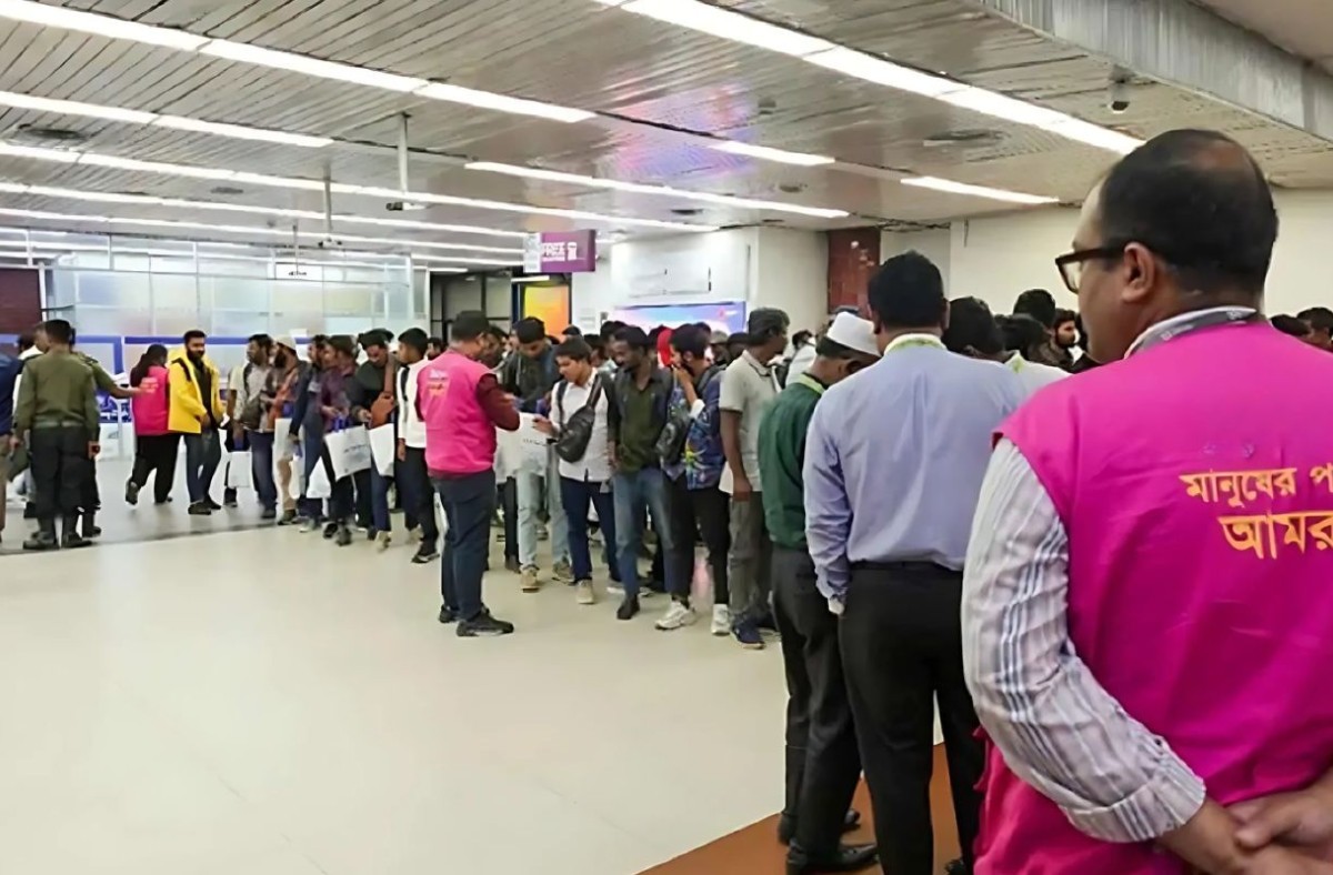 কিরগিজস্তানে প্রতারিত হয়ে দেশে ফিরলেন ১৮০ বাংলাদেশি