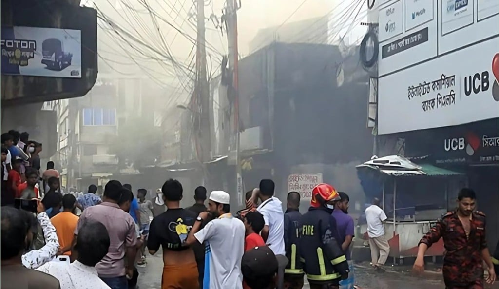 কেমিক্যাল গুদামে বিস্ফোরণে দুই ফায়ার ফাইটারসহ তিনজন নিহত চার দিনেও হয়নি মামলা 1758942984 কেমিক্যাল গুদামে বিস্ফোরণে দুই ফায়ার ফাইটারসহ তিনজন নিহত, চার দিনেও হয়নি মামলা