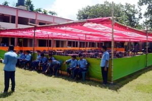 ক্লাস ও পরিক্ষা চলাকালীন স্কুলের মাঠে ‘বিএনপি নেতার’ ভূরিভোজ, ব্যাপক সমালোচনা