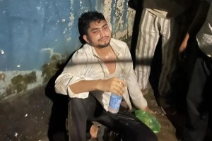 গণপিটুনি দিয়ে বহিষ্কৃত সমন্বয়ককে হাসপাতালে ভর্তি করলো বিক্ষুব্ধ জনতা