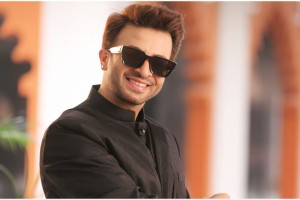 গভীর রাতে বিশেষ ভিডিও কলে হাজির শাকিব খান!