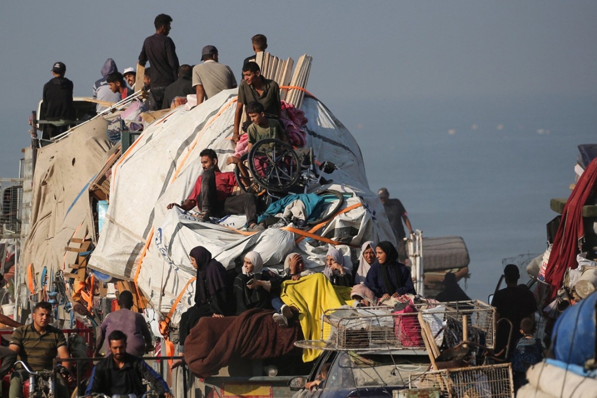 গাজায় বোমাবর্ষণে ভয়াবহ পরিস্থিতি, বাড়িঘর ছাড়ছে মানুষ
