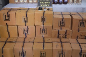 গুলশানে কাভার্ড ভ্যানভর্তি ৫২৮ বোতল মদ উদ্ধার, আটক ১