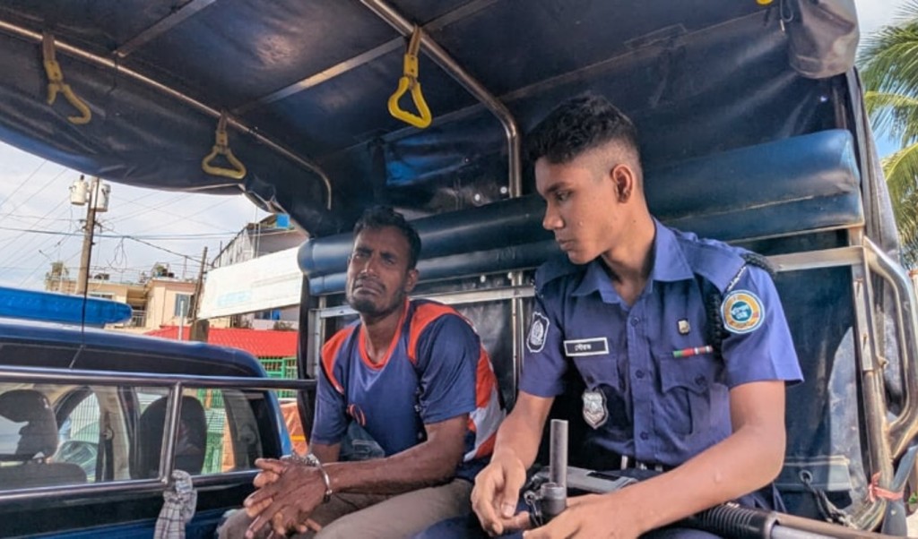 গোপনে নারী পর্যটকদের গোসলের ভিডিও ধারণ, অতঃপর... 4 গোপনে নারী পর্যটকদের গোসলের ভিডিও ধারণ অতঃপর 1758116251 গোপনে নারী পর্যটকদের গোসলের ভিডিও ধারণ, অতঃপর...
