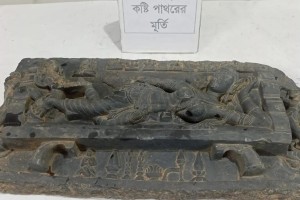 গোয়ালঘরে লুকানো ছিল দেড় কোটি টাকার কষ্টিপাথরের মূর্তি!
