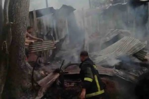 চট্টগ্রামে অগ্নিকাণ্ডের ঘটনায় ১৩ বসতঘর পুড়ে ছাই