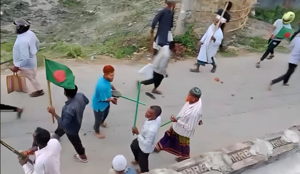 চট্টগ্রামে বিএনপি জামায়াত সংঘর্ষে পরিস্থিতি থমথমে সতর্ক অবস্থানে পুলিশ 1758700995 চট্টগ্রামে বিএনপি-জামায়াত সংঘর্ষে পরিস্থিতি থমথমে, সতর্ক অবস্থানে পুলিশ