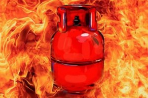 চট্টগ্রামে গ্যাস সিলিন্ডার বিস্ফোরণে দগ্ধ চারজনের অবস্থা আশঙ্কাজনক