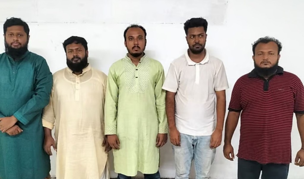 চাঁদাবাজির মামলায় এনসিপি নেতাসহ কারাগারে ৫ 3 চাঁদাবাজির মামলায় এনসিপি নেতাসহ কারাগারে ৫ 1759154982 চাঁদাবাজির মামলায় এনসিপি নেতাসহ কারাগারে ৫