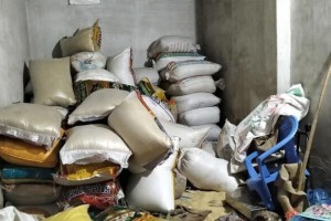 দোকান থেকে সাড়ে সাত হাজার কেজি সরকারি চাল জব্দ