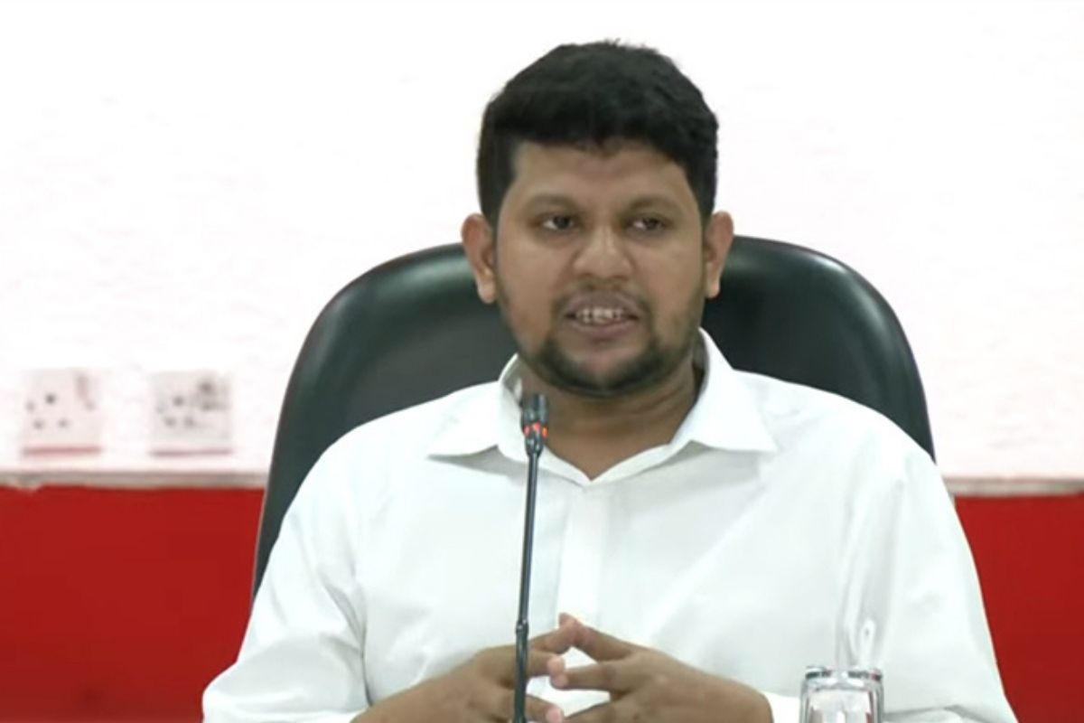 চেয়ার নিয়ে শঙ্কায় আছেন উপদেষ্টা মাহফুজ