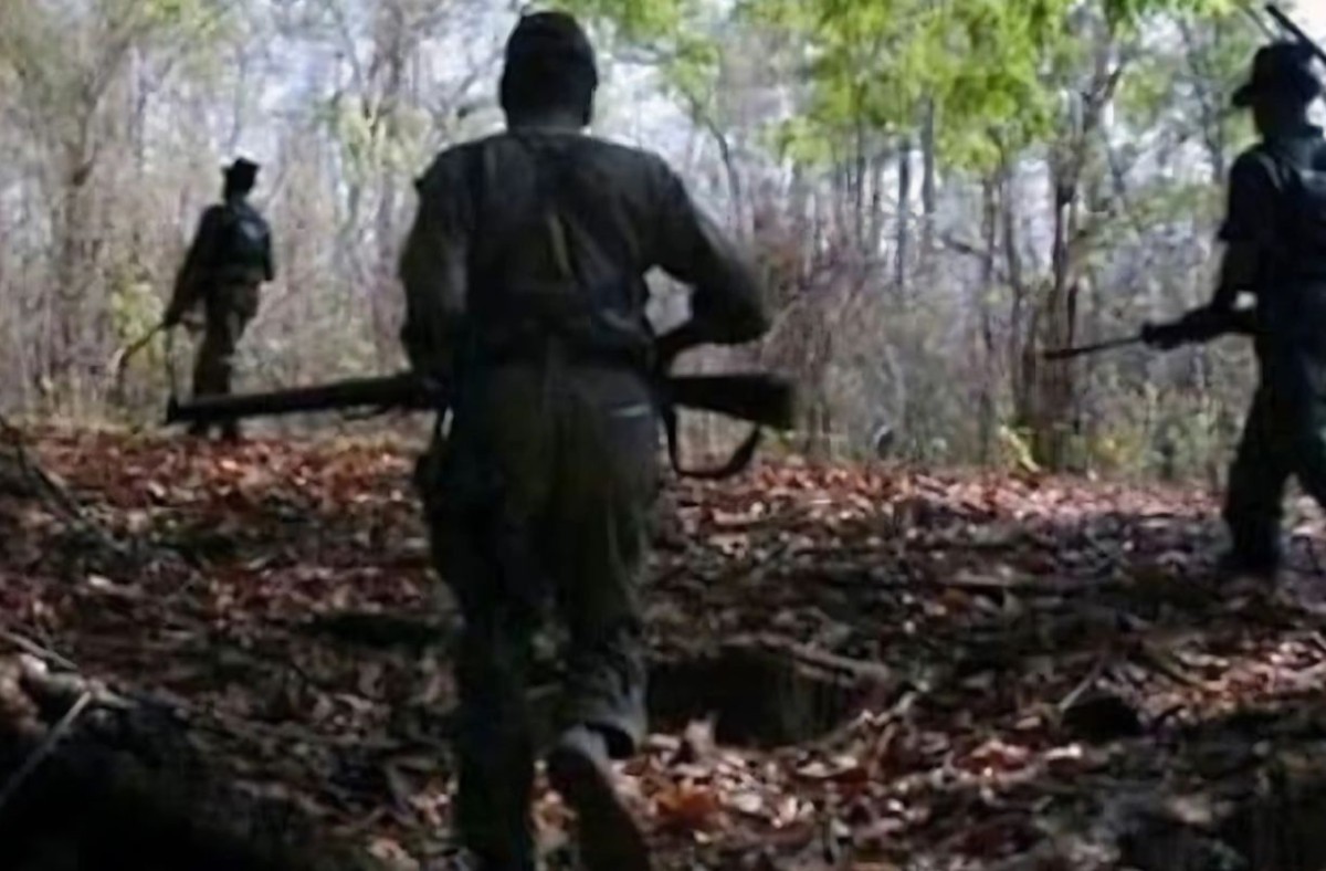 ছত্তিশগড়ে নারীসহ ৭১ মাওবাদীর আত্মসমর্পণ