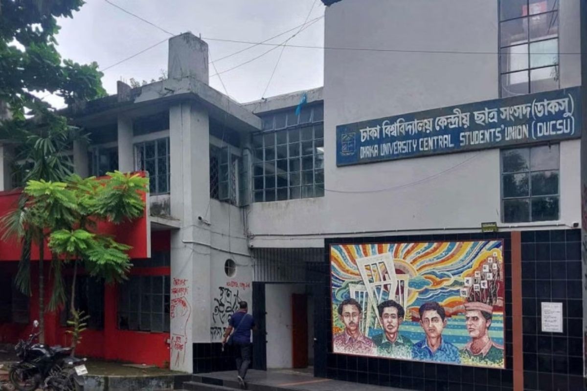 ছাত্রীকে ‘গণধর্ষণের’ হুমকি, তদন্তে দুই কমিটি