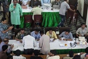 জাকসু নির্বাচন: এখনও চলছে ভোট গণনা