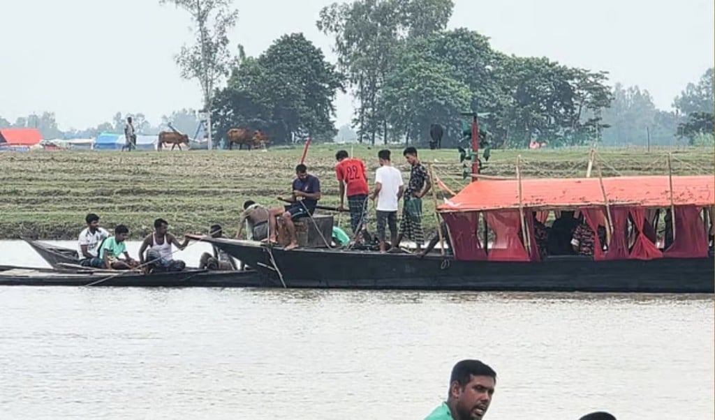 জামালপুরে ঝিনাই নদীতে নৌকা ডুবে মায়ের মৃত্যু মেয়ে নিখোঁজ 1757153650 জামালপুরে ঝিনাই নদীতে নৌকা ডুবে মায়ের মৃত্যু, মেয়ে নিখোঁজ