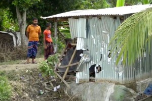 ঝিনাইদহে বিএনপির দু’পক্ষের সংঘর্ষ, বাড়িঘর ভাঙচুর