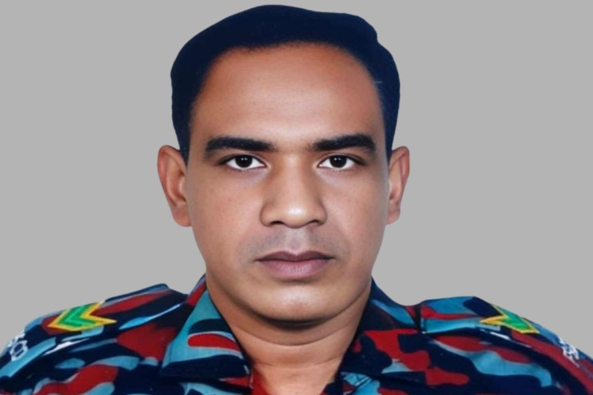 টঙ্গীতে আগুন নেভাতে গিয়ে দগ্ধ ফায়ার ফাইটারের মৃত্যু
