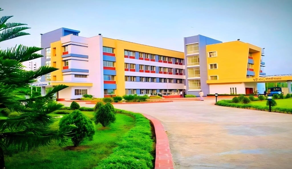টিকটকে কিশোর কিশোরীর প্রেম দেখা করতে গিয়ে যা ঘটলো 1757309639 টিকটকে কিশোর-কিশোরীর প্রেম, দেখা করতে গিয়ে যা ঘটলো