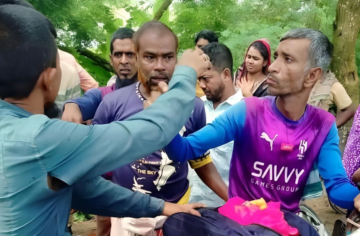 ট্রাক-মোটরসাইকেল মুখোমুখি সংঘর্ষে প্রাণ গেলো মা-মেয়ের, আহত বাবা
